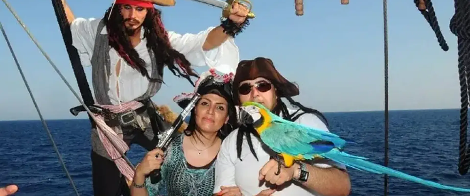 Alanya Tam Gün Korsan Tekne Turu