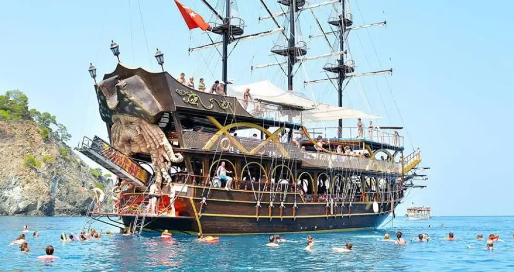 Excursión en barco en Side de día completo